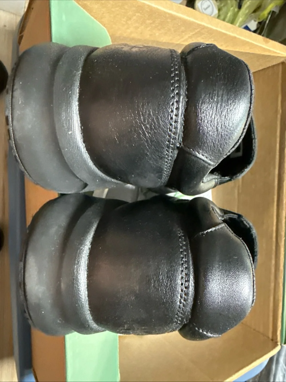 KURU classic black